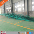 Rampa móvil de la yarda del CE del proveedor de China de 15 toneladas / rampa resistente del cargamento / rampa hidráulica para el camión